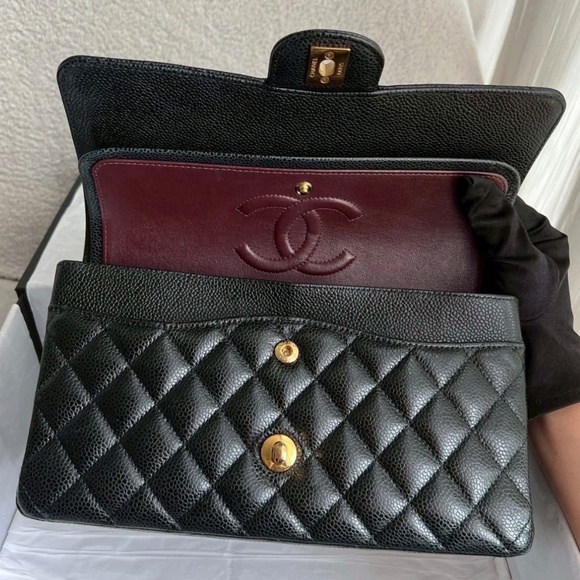 Chanel Medium - Picture 3 of 4